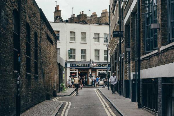 99 Red Roses Bouquet